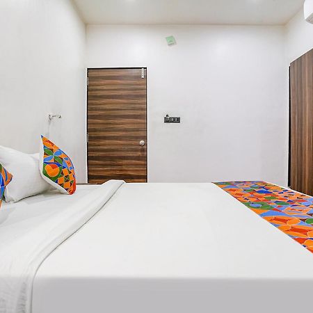 Fabhotel Lotus I Surat Bagian luar foto