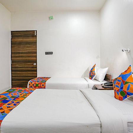 Fabhotel Lotus I Surat Bagian luar foto