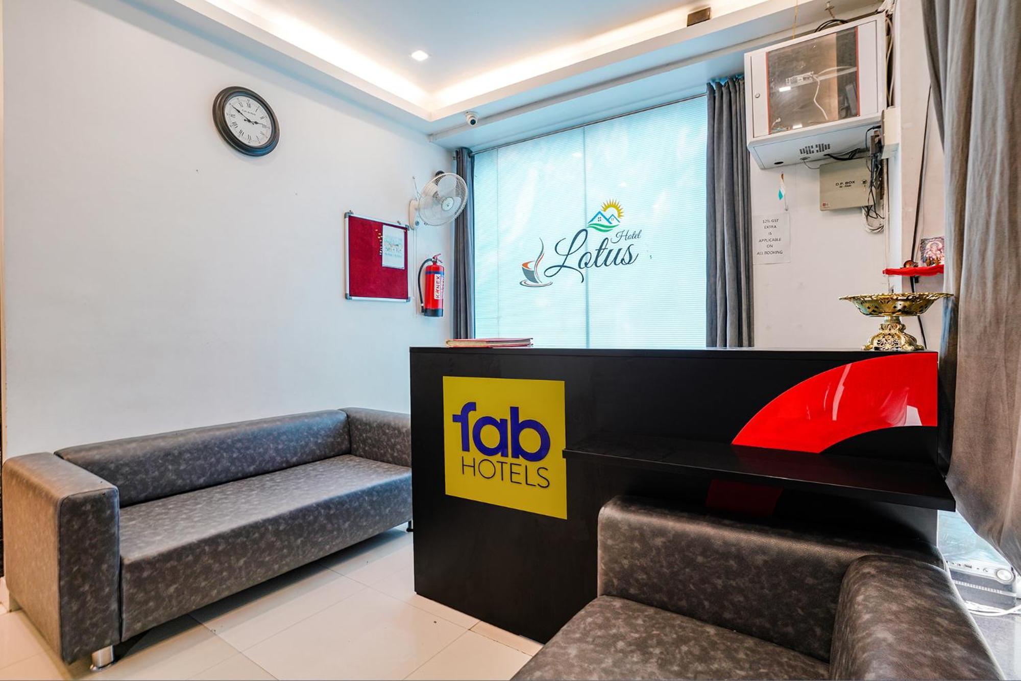 Fabhotel Lotus I Surat Bagian luar foto